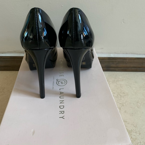New Black Chinese Laundry Size 7 Heels - Picture 5 of 6